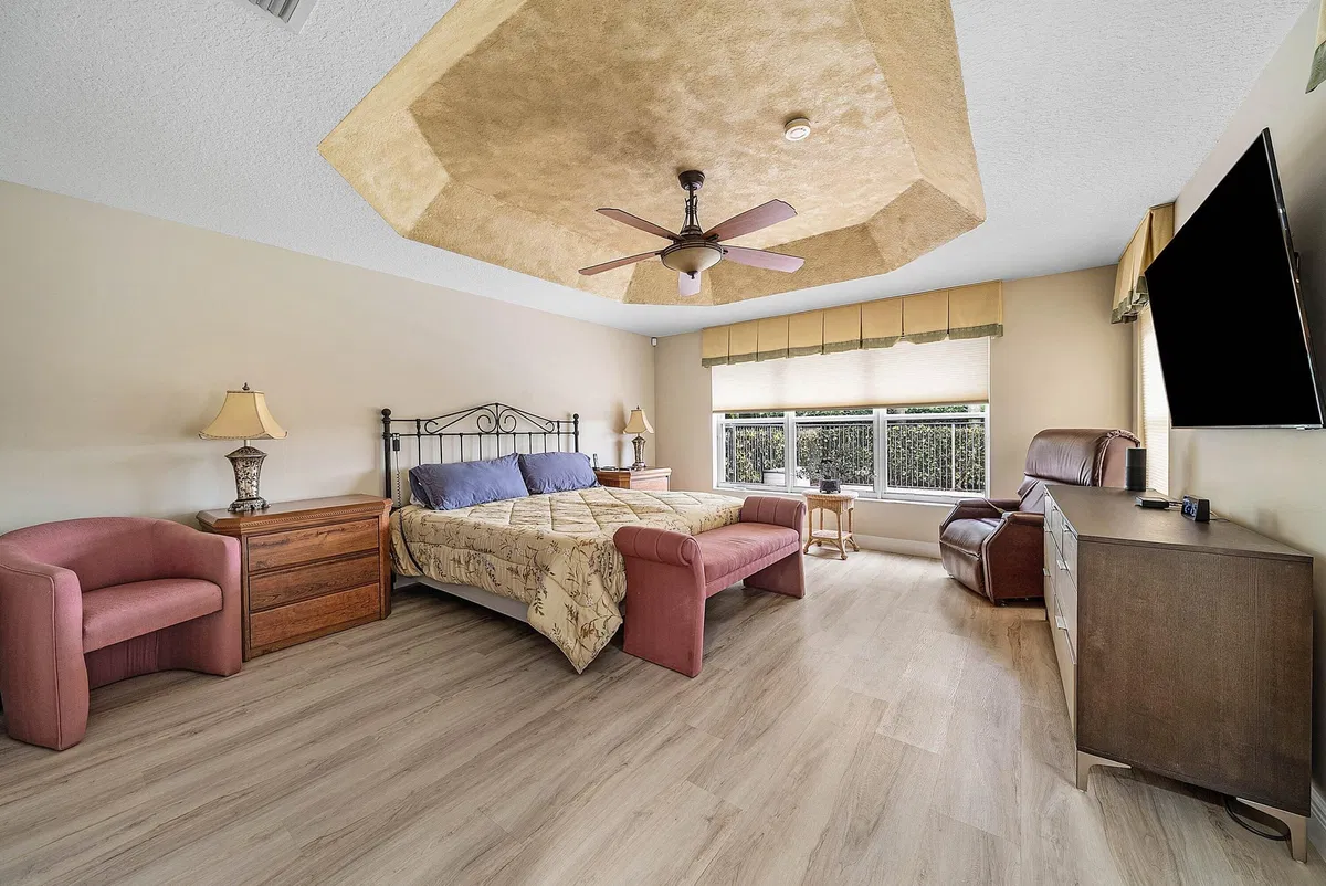  Residence photo 19