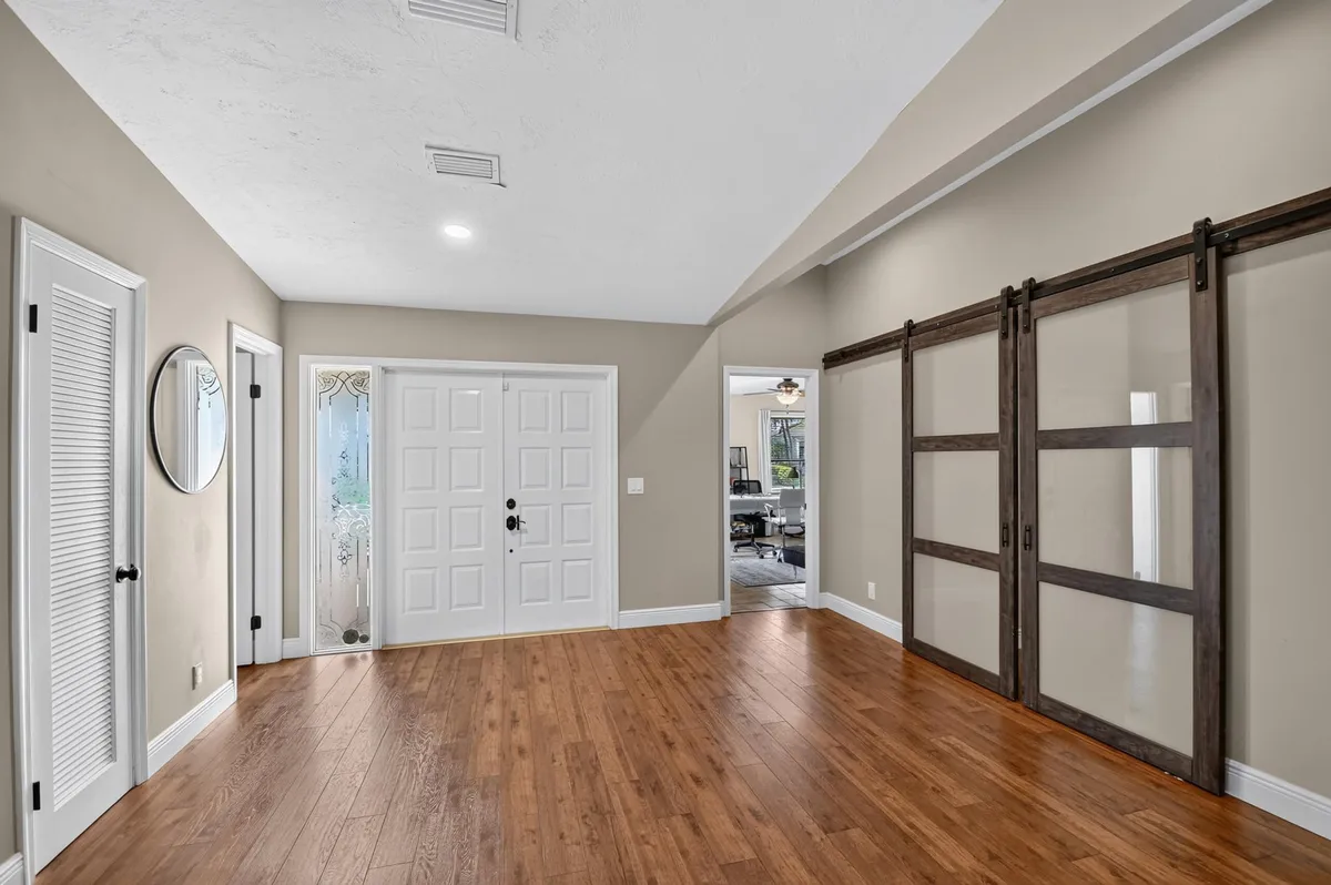 Residence photo 4