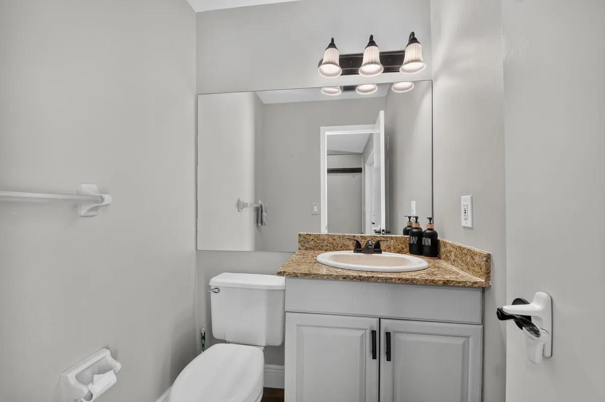 Residence photo 25