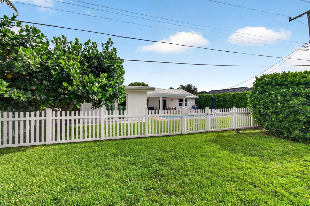Residence photo 76