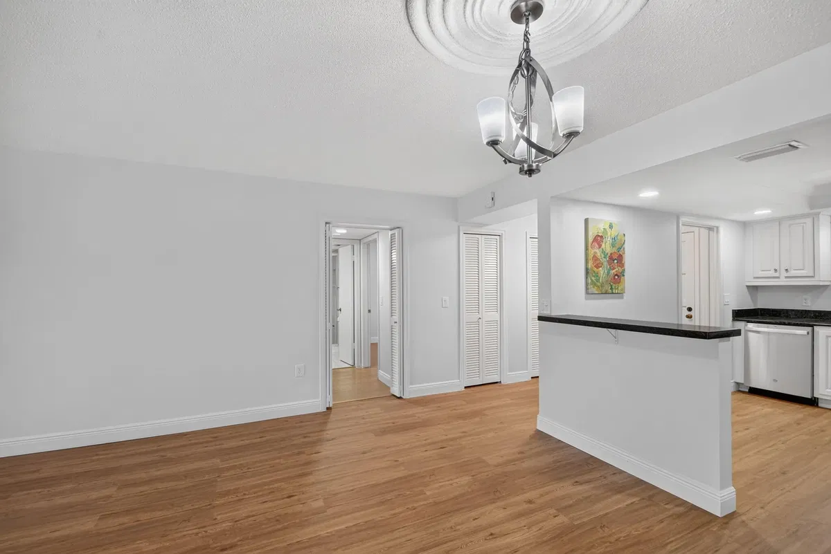 Unit 202 photo 10