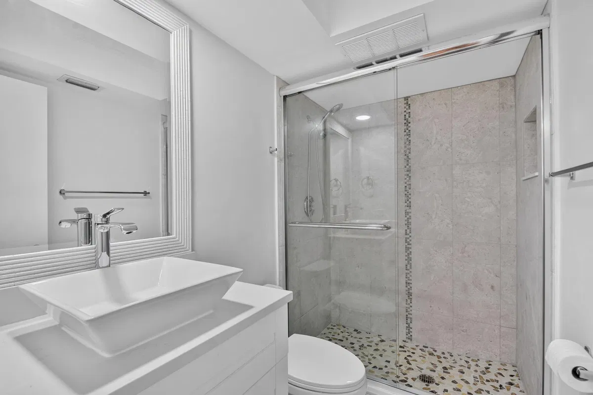 Unit 202 photo 31