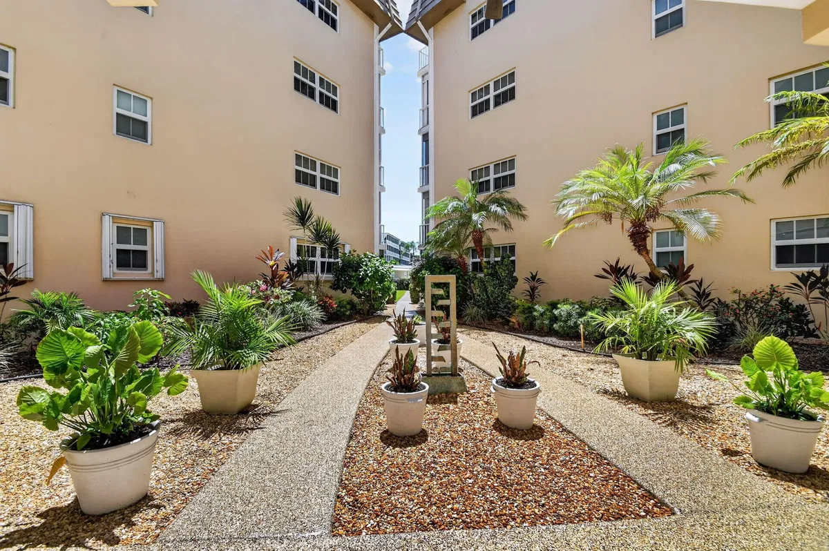 Unit 202 photo 40