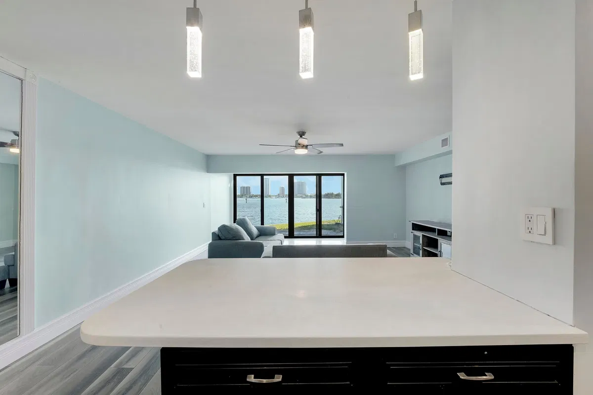 Residence photo 28