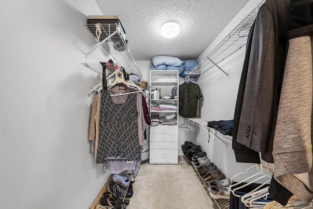 Unit 402 photo 19