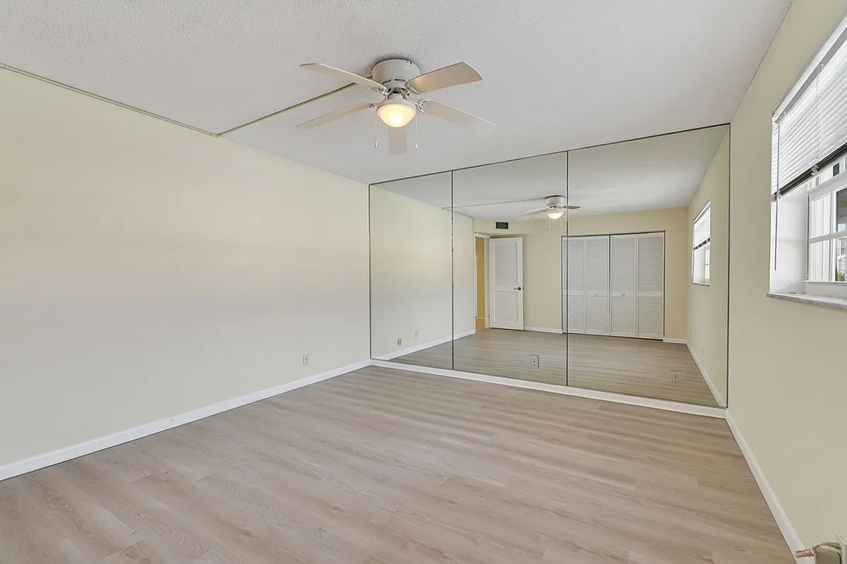 Unit Unit 306 photo 25