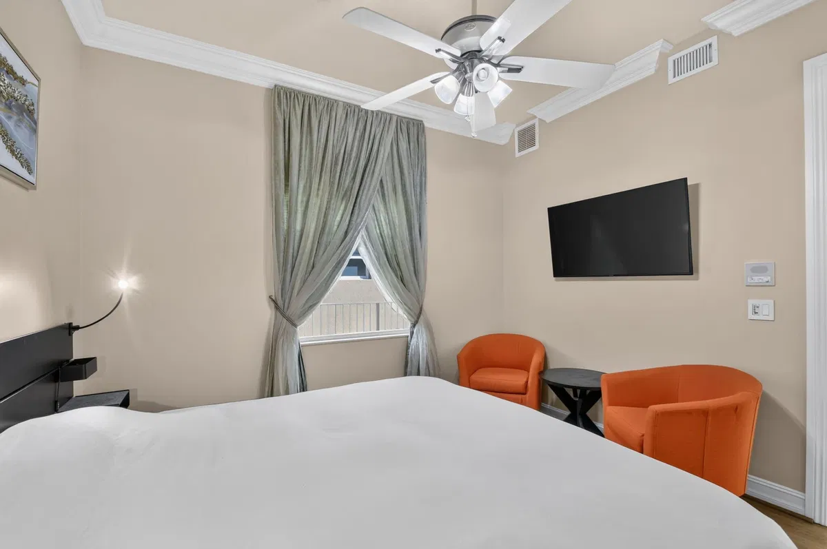  Residence photo 34