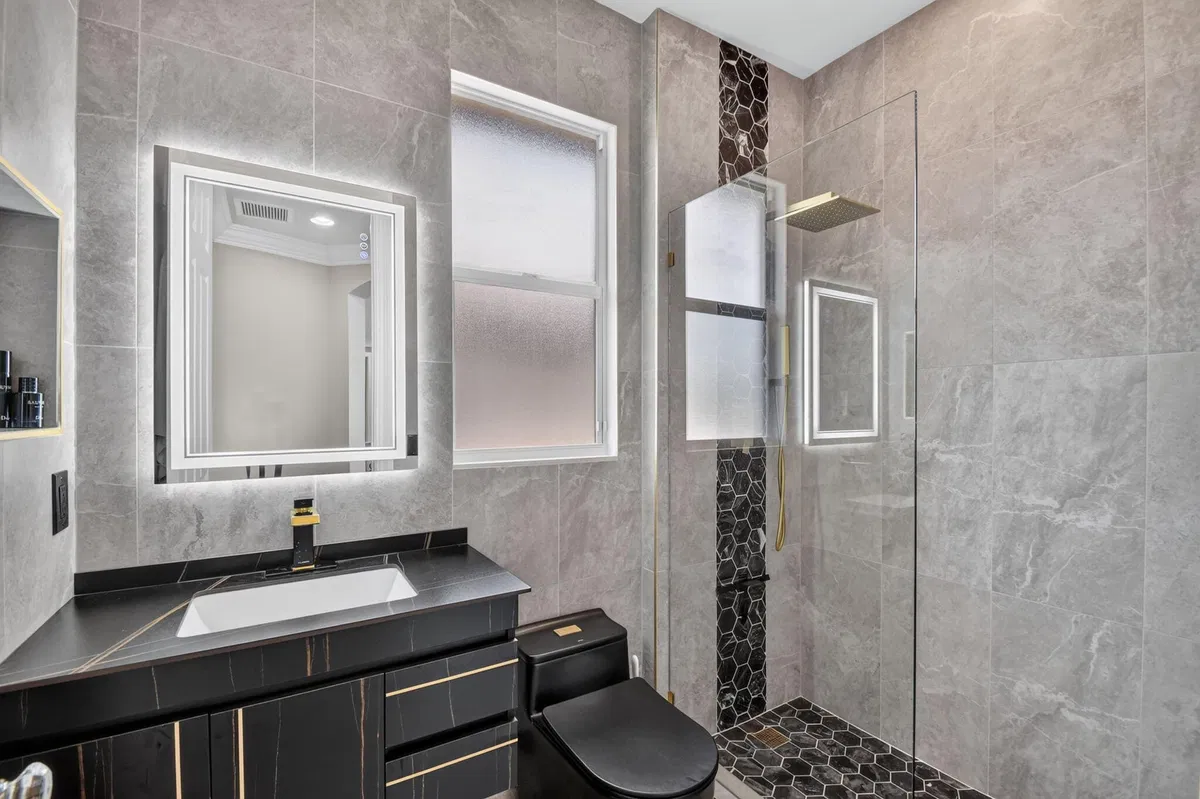  Residence photo 70
