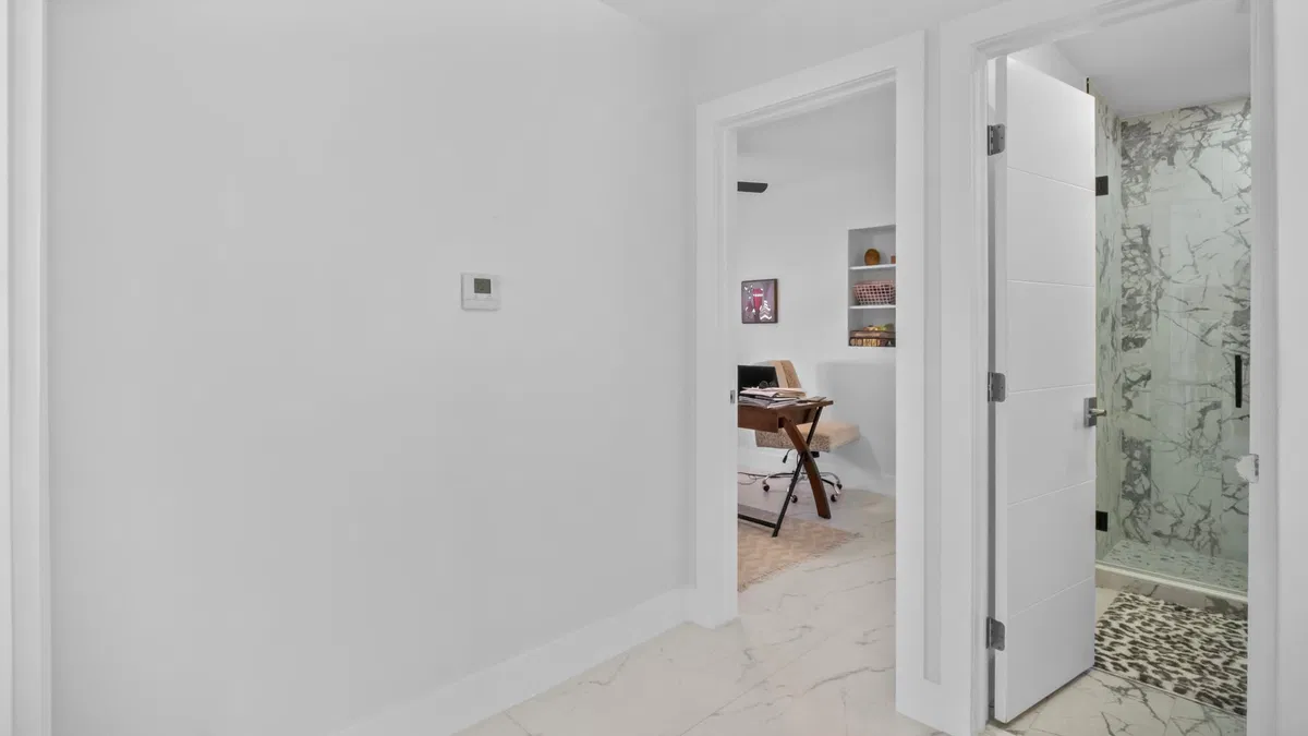 Residence photo 16