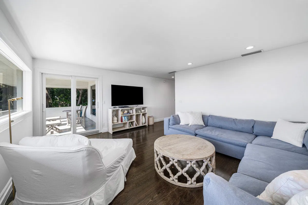  Residence photo 49