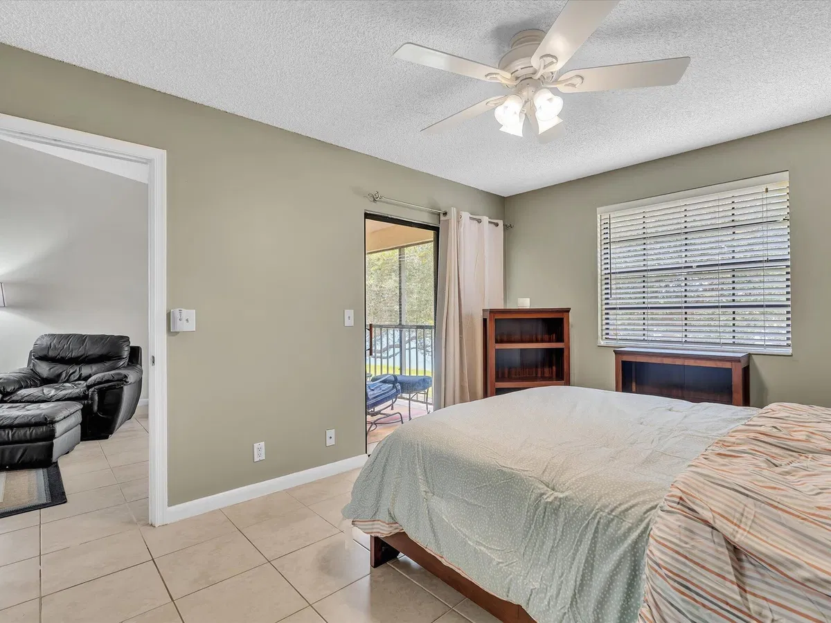 Unit L218 photo 31