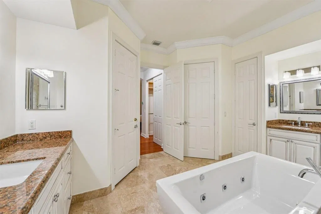 Residence photo 19