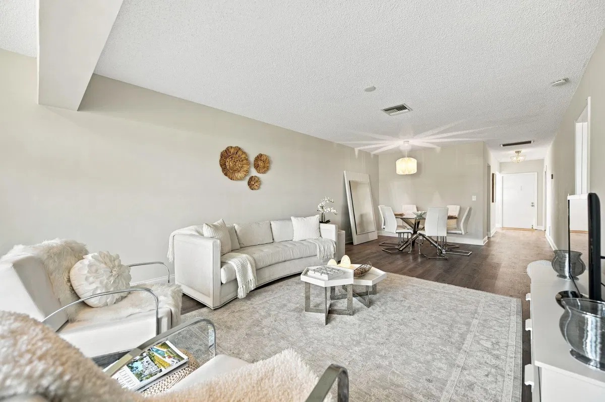 Unit 203 photo 10