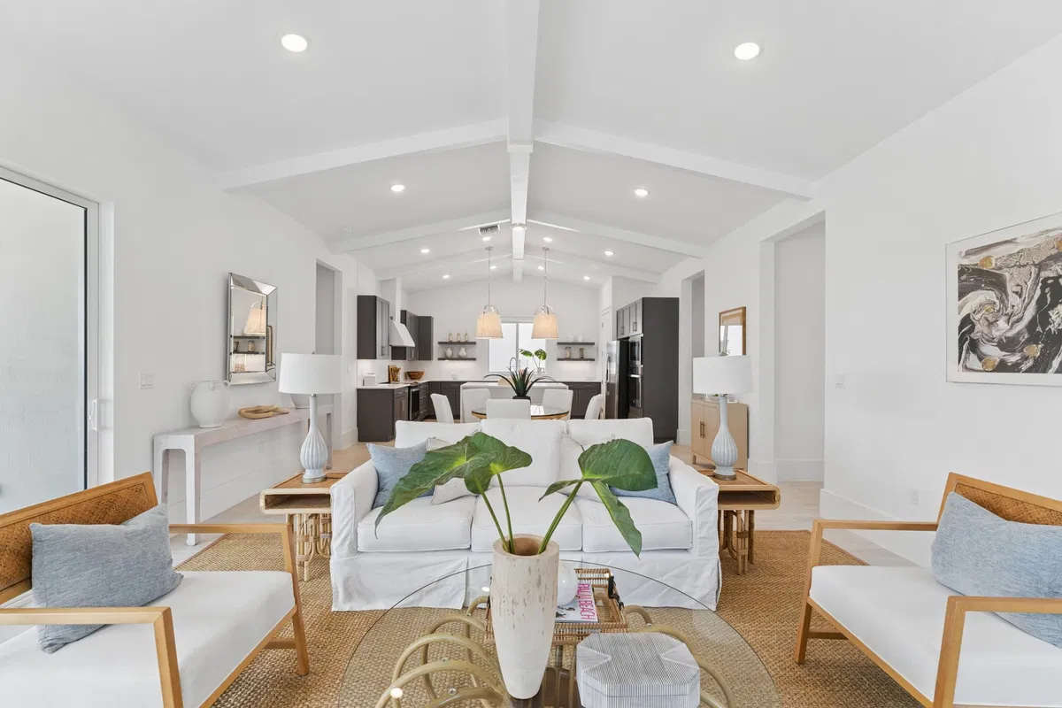 Unit 15 photo 19