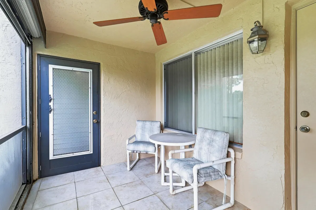 Unit B-1 photo 4