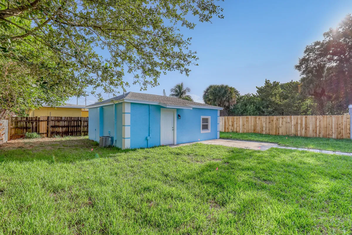 Residence photo 25