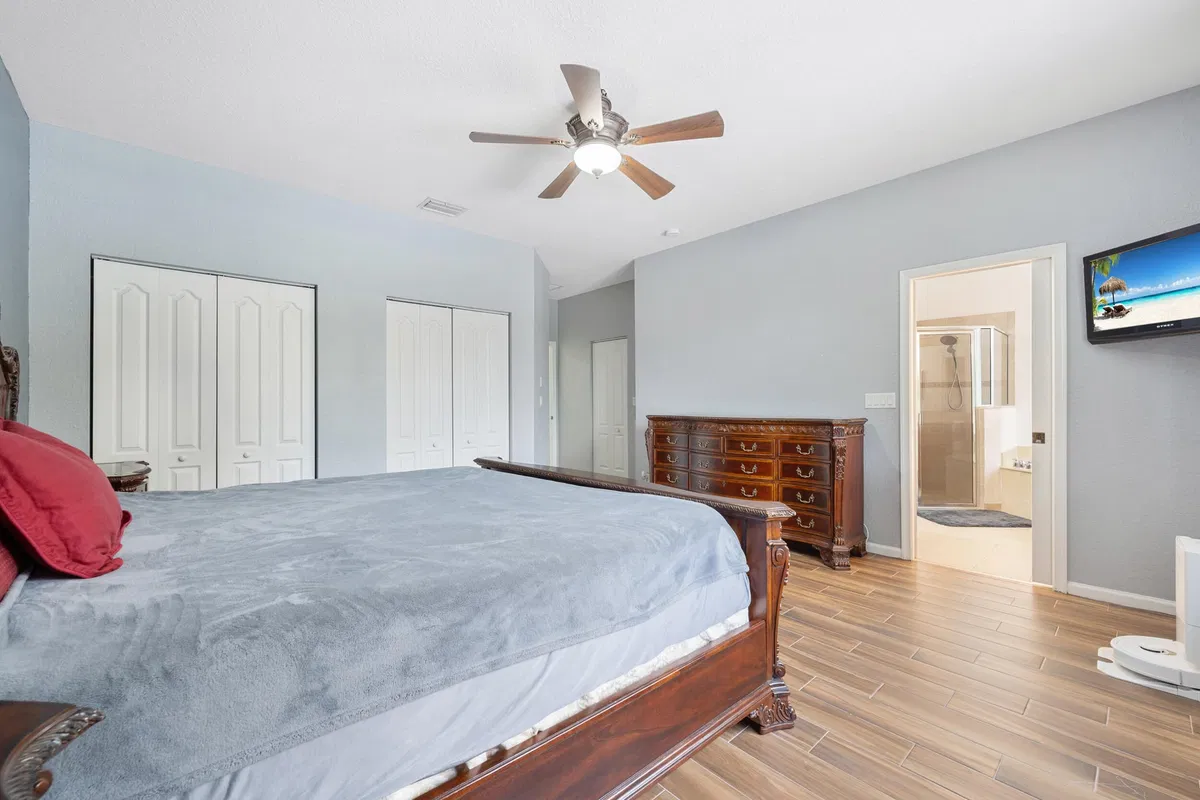 Residence photo 25