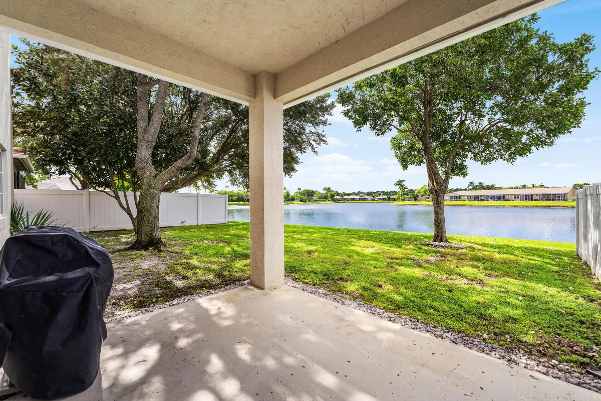 West Palm Beach Residence photo 34