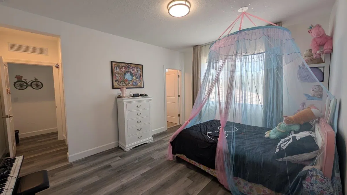  Residence photo 34
