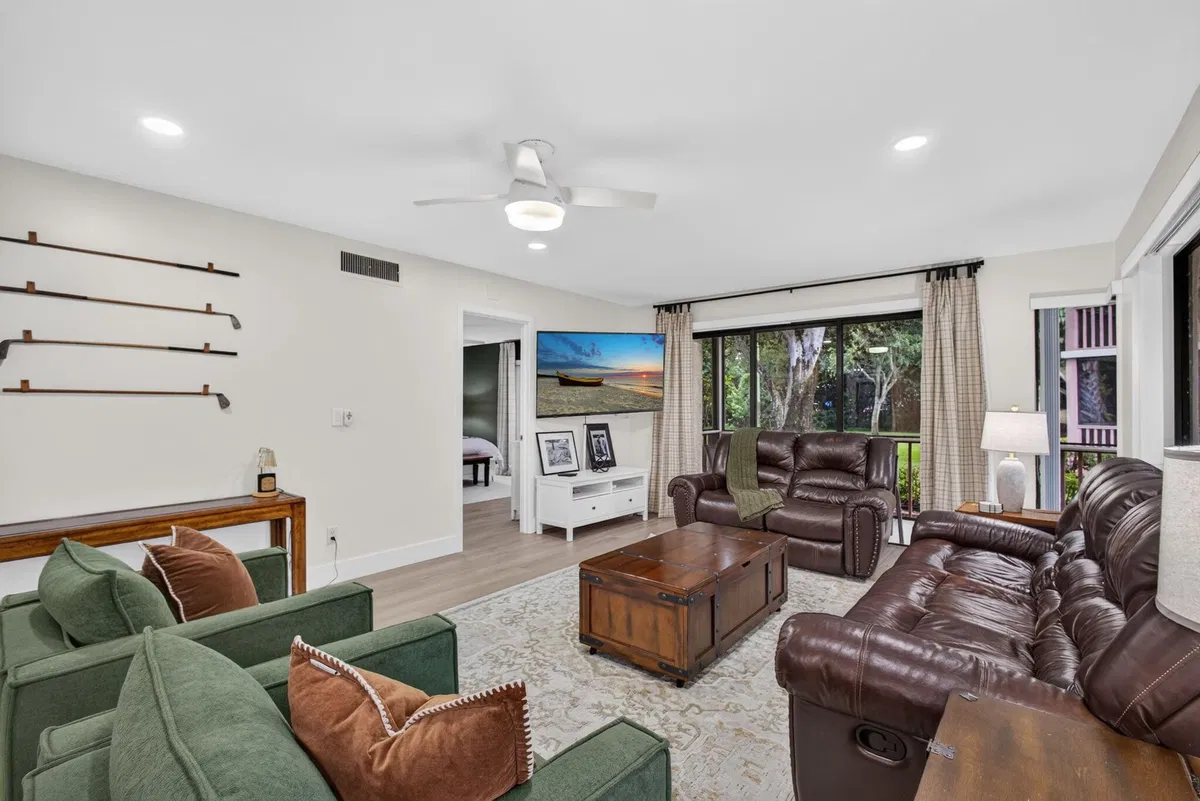 PGA National Palm Beach Gardens Unit 124 photo 10