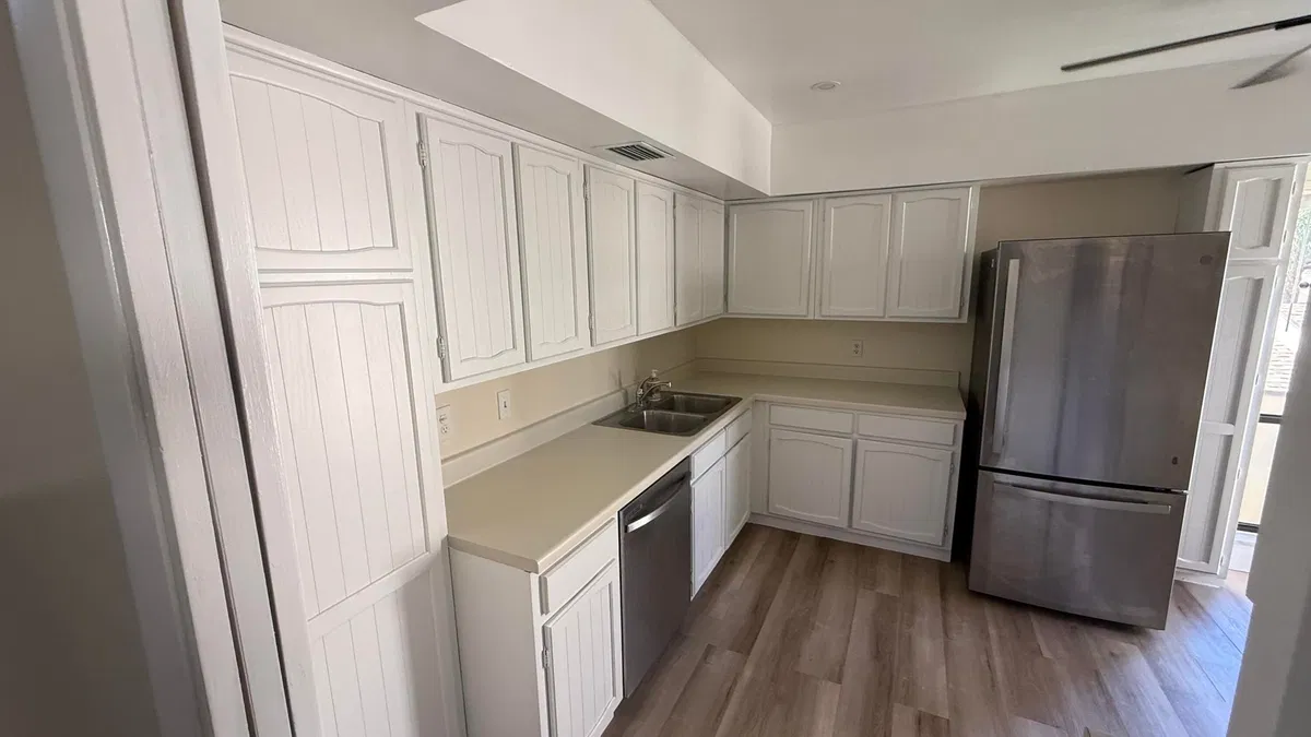 Unit 206 photo 10