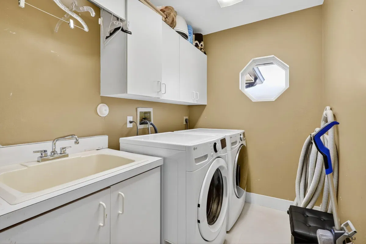  Residence photo 19