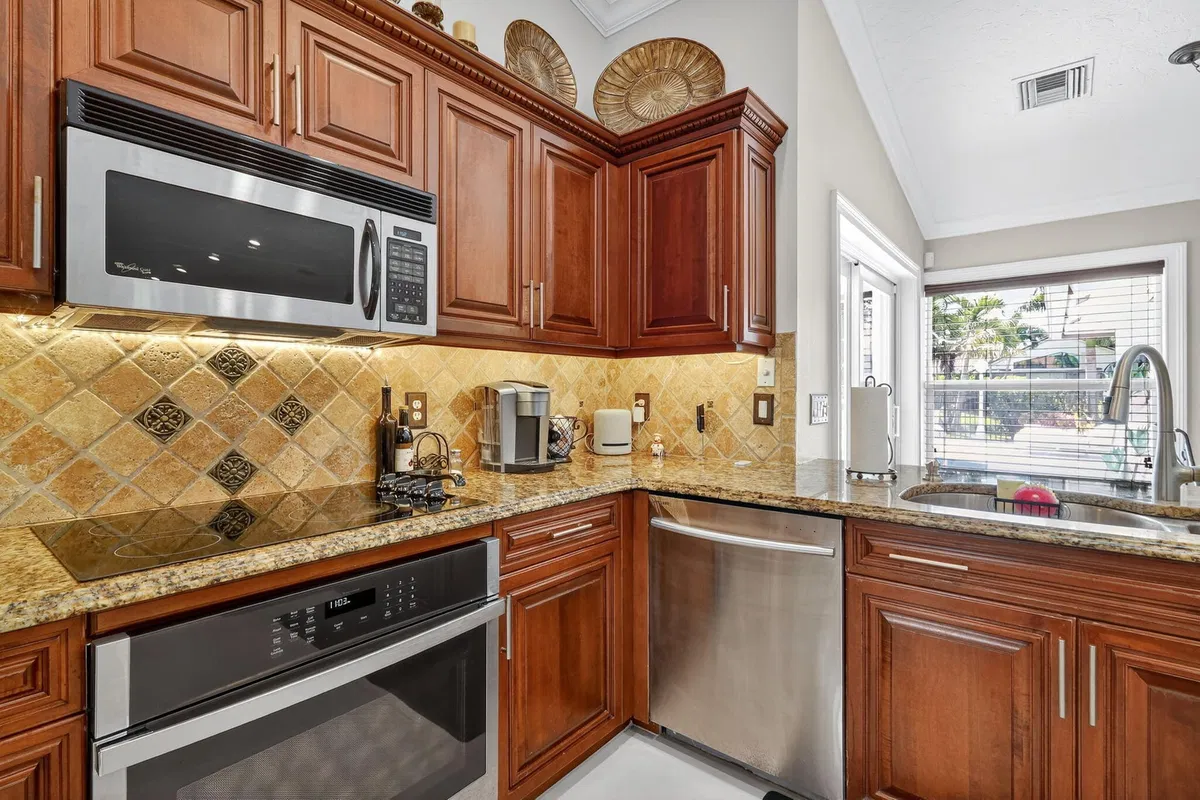  Residence photo 22