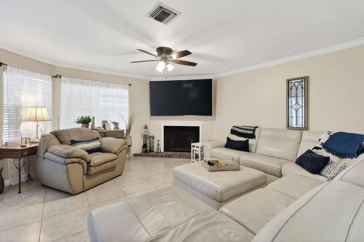 Residence photo 10