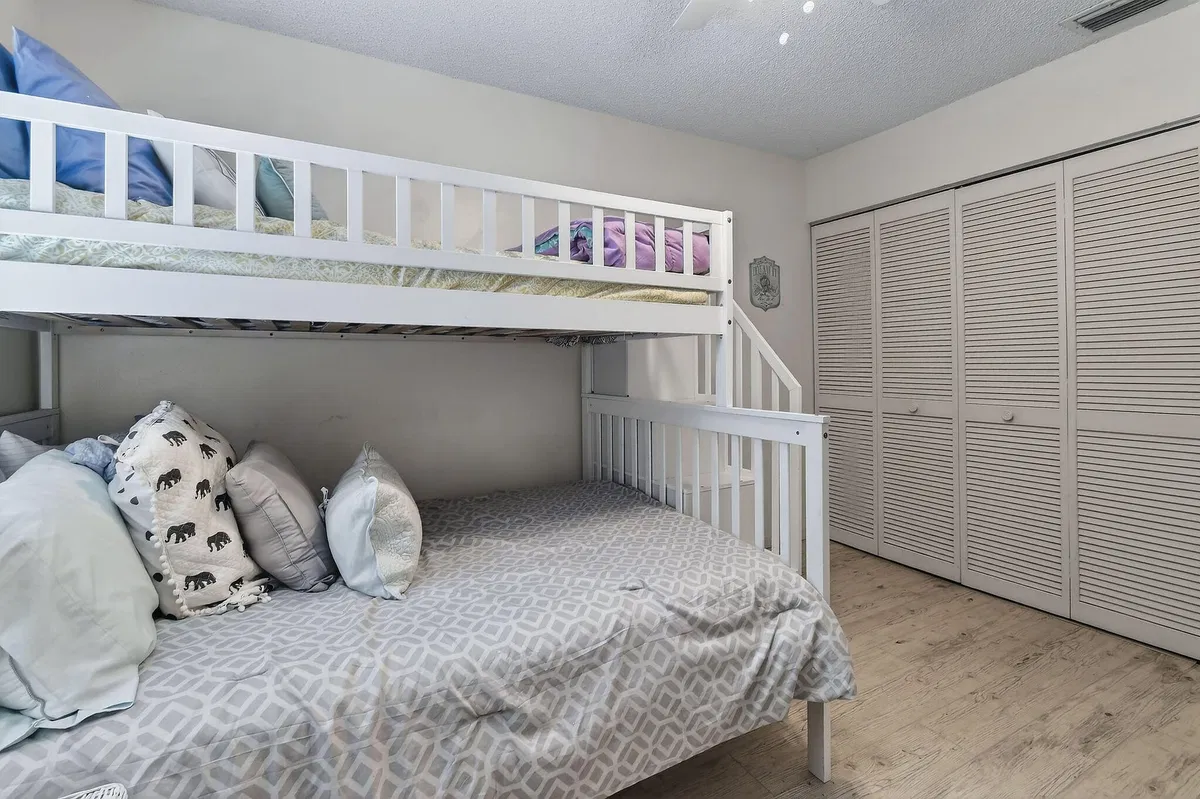Residence photo 25