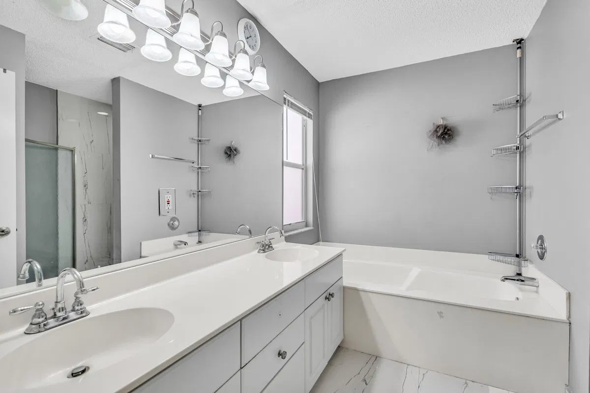 Residence photo 22