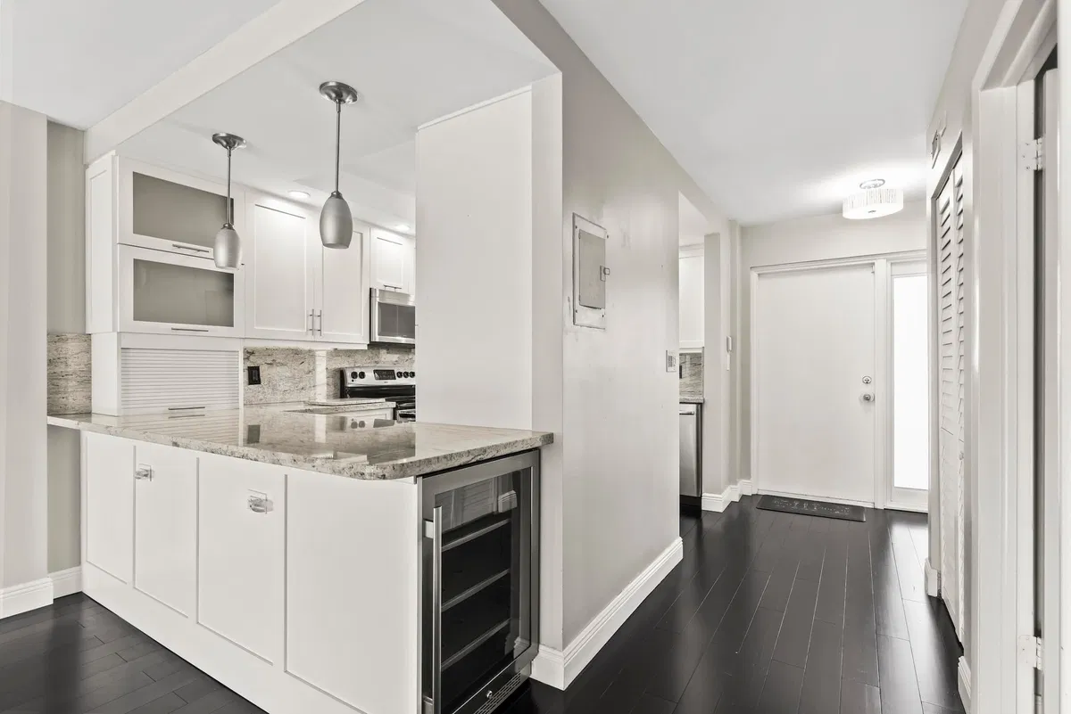 Unit 606 photo 22