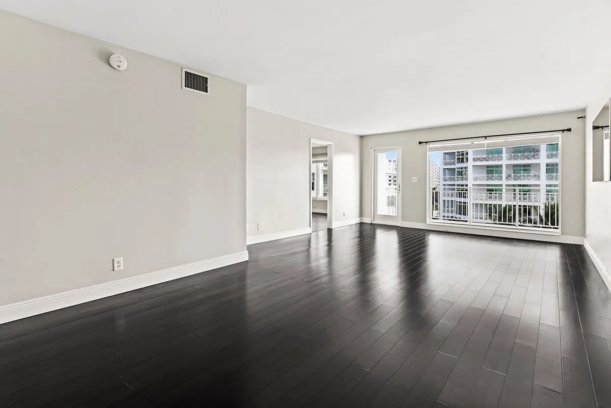 Unit 606 photo 28
