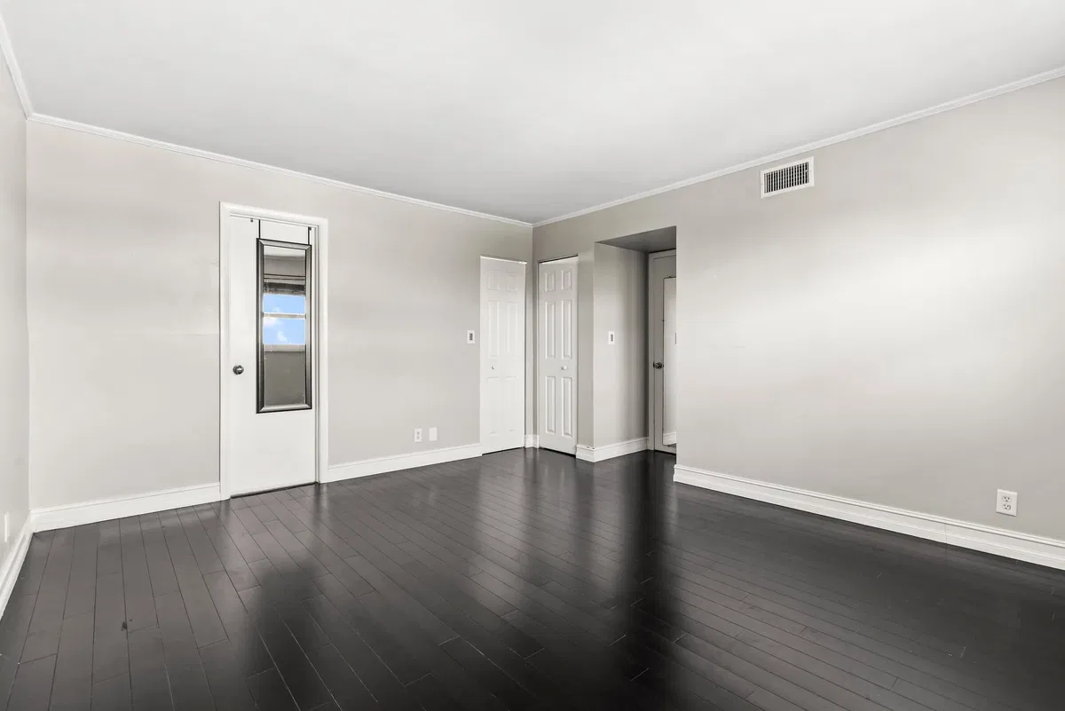 Unit 606 photo 46