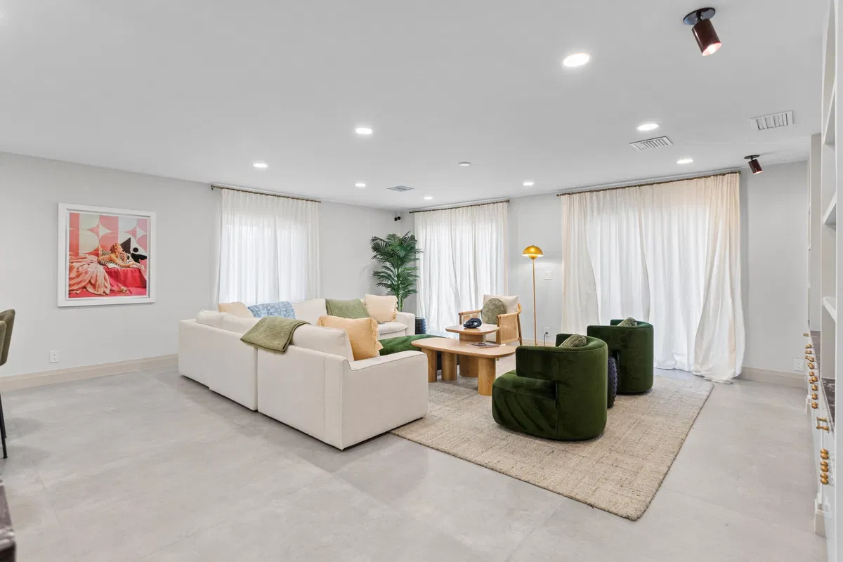  Residence photo 16