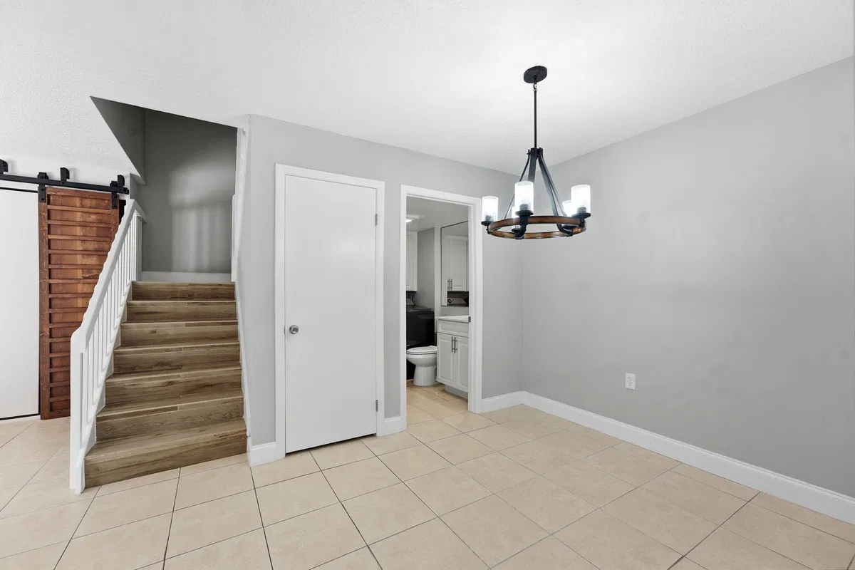 Residence photo 16