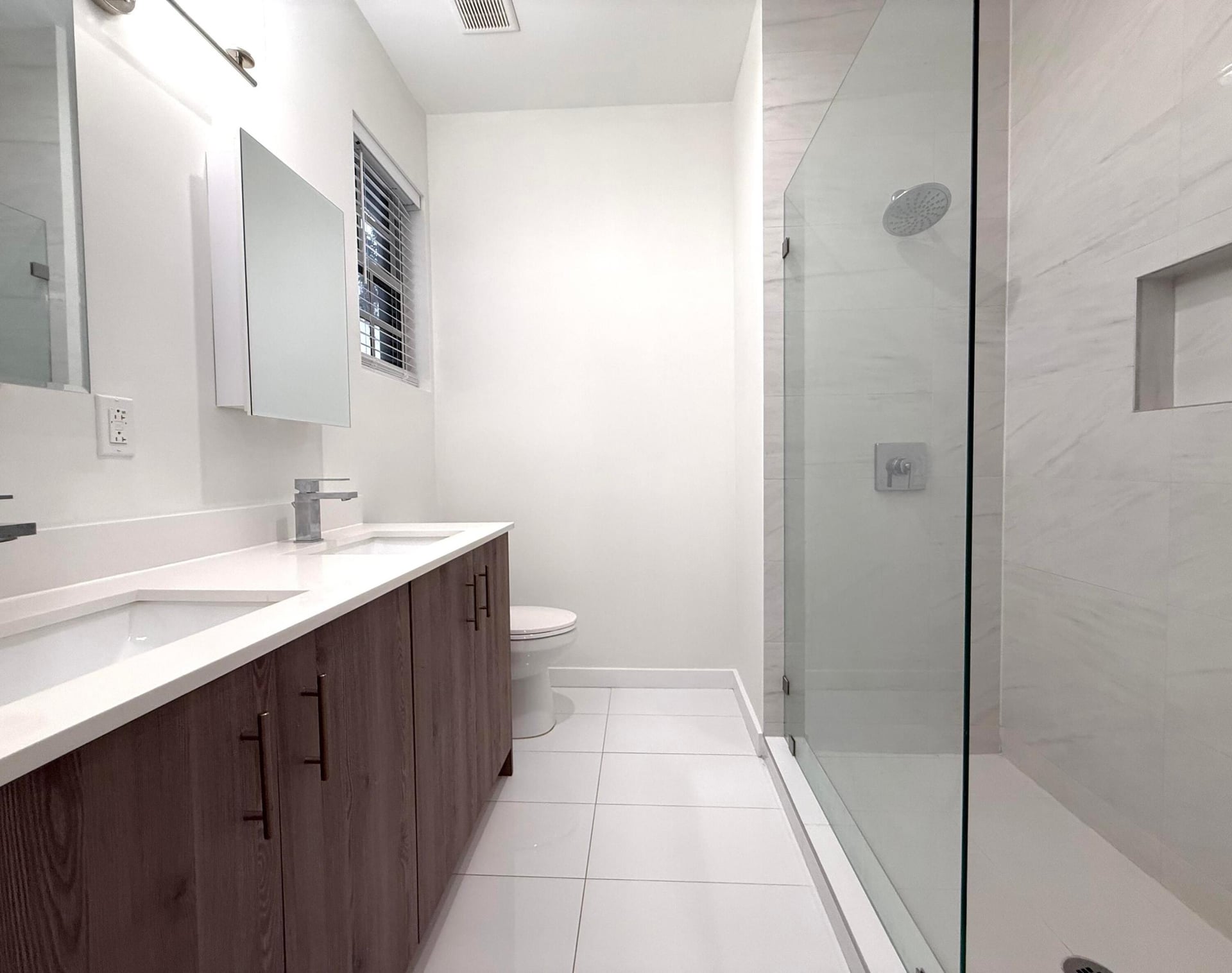Unit 104 photo 10