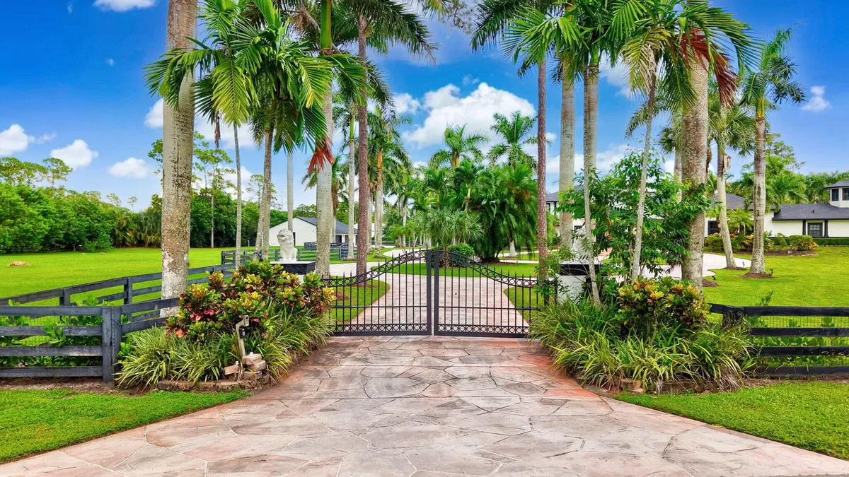 Homeland Residence photo 4