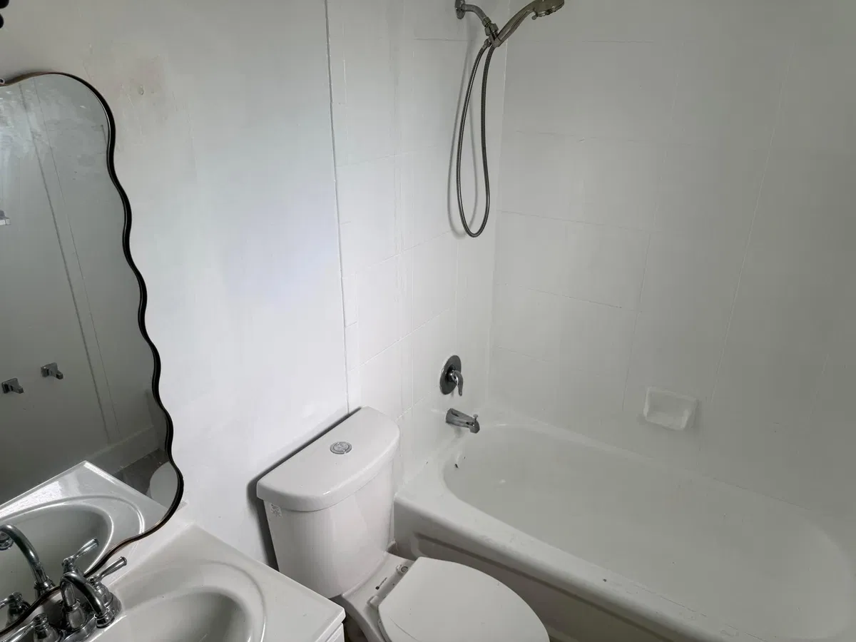 Unit 14 photo 7