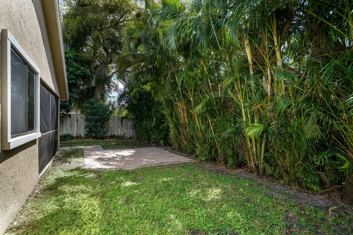 Residence photo 31