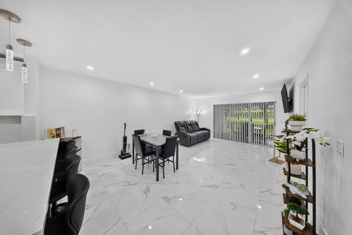  Residence photo 19