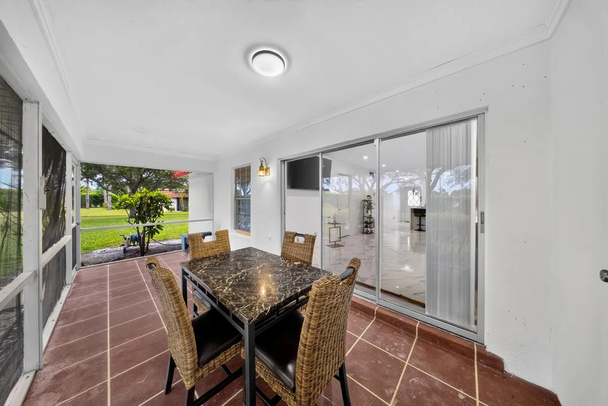  Residence photo 28