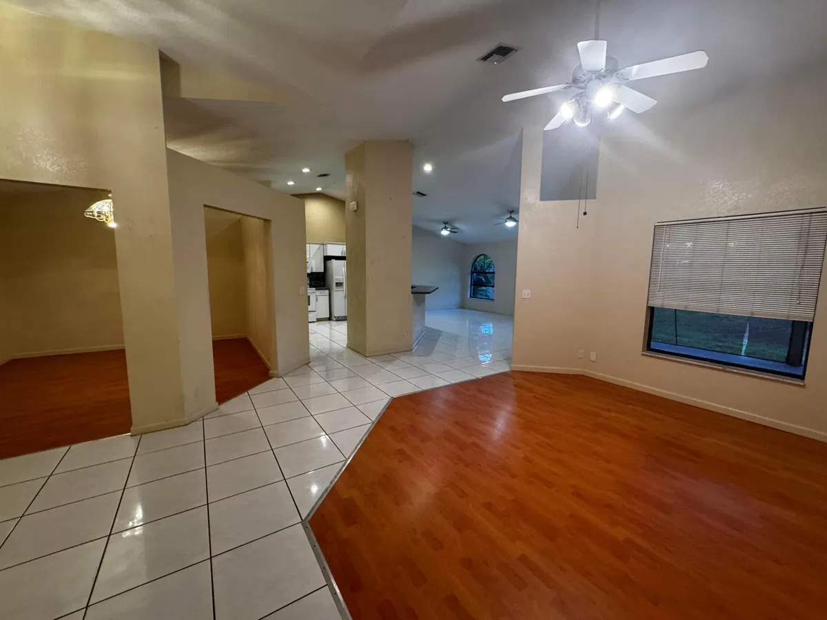 Residence photo 4
