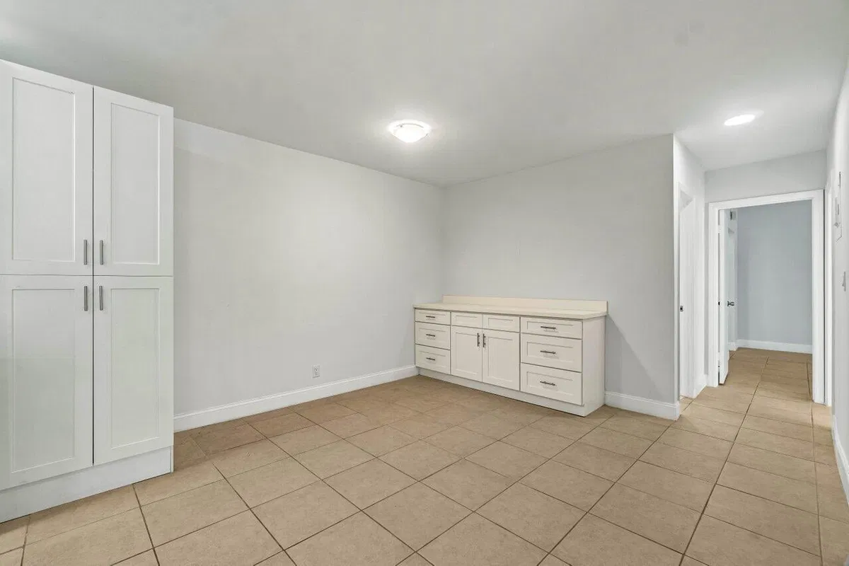 Unit 161C photo 10