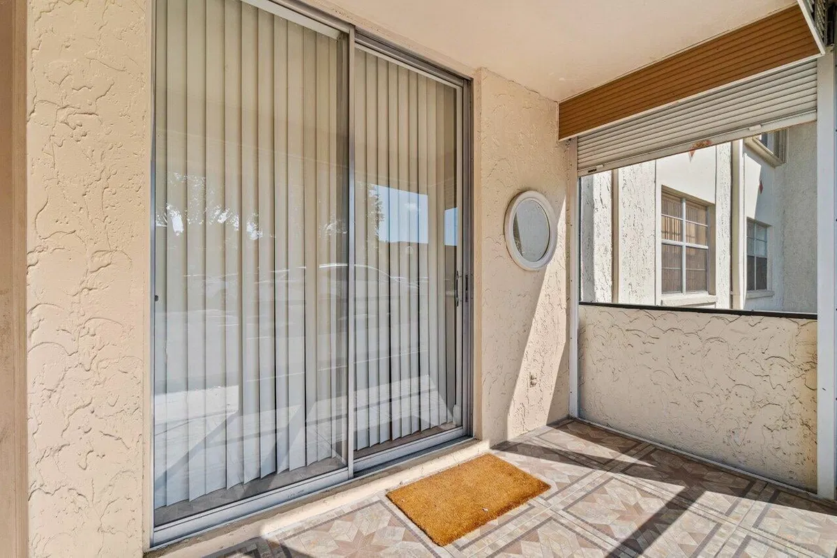 Unit 161C photo 22