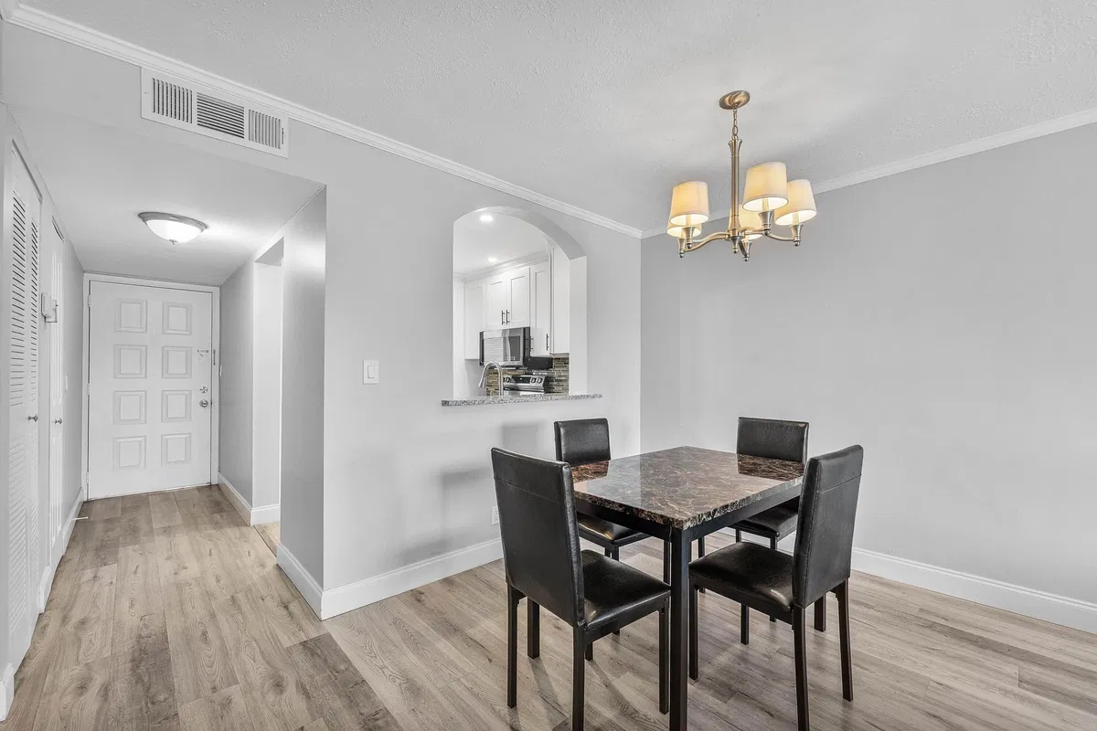  Unit 204 photo 10