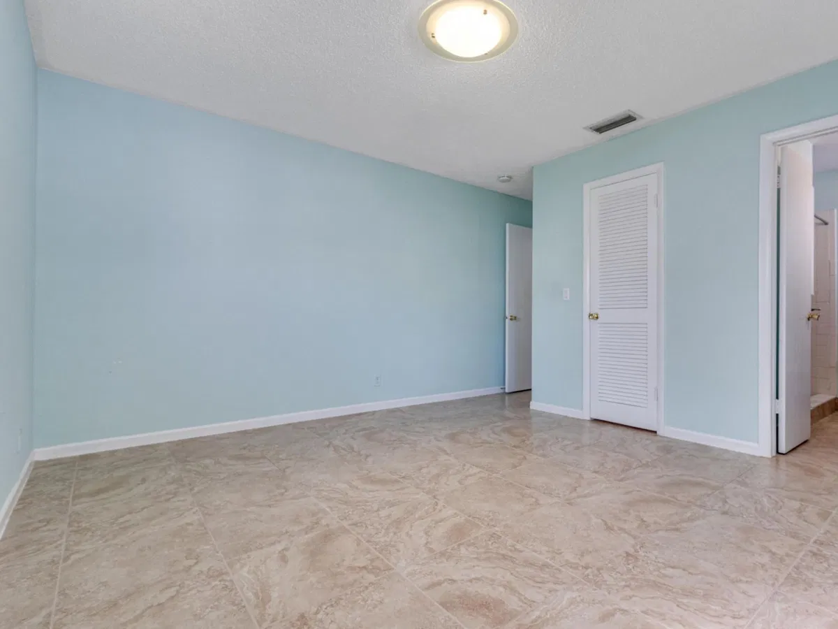 Residence photo 16