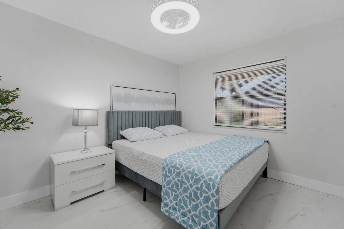 Residence photo 16