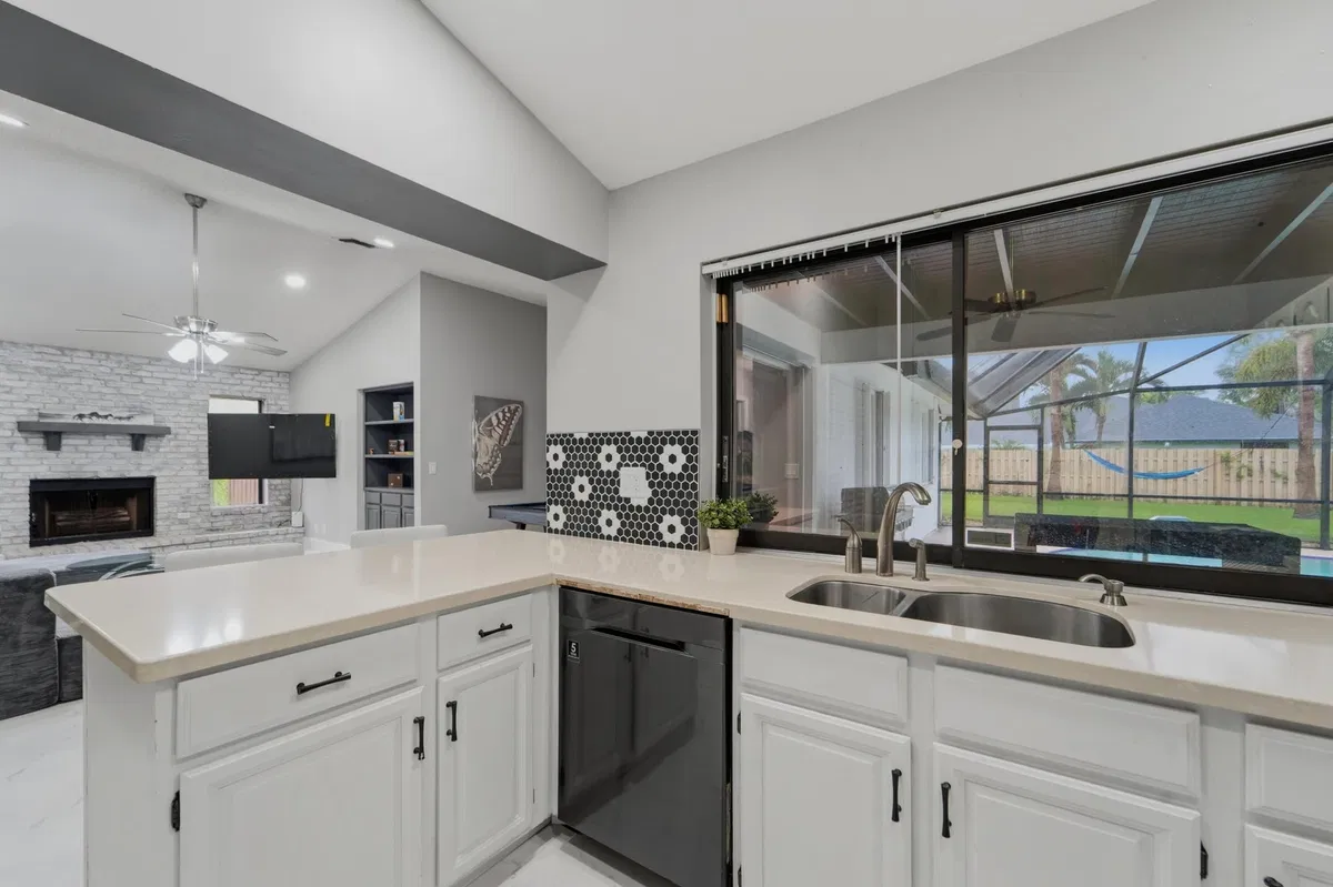 Residence photo 25
