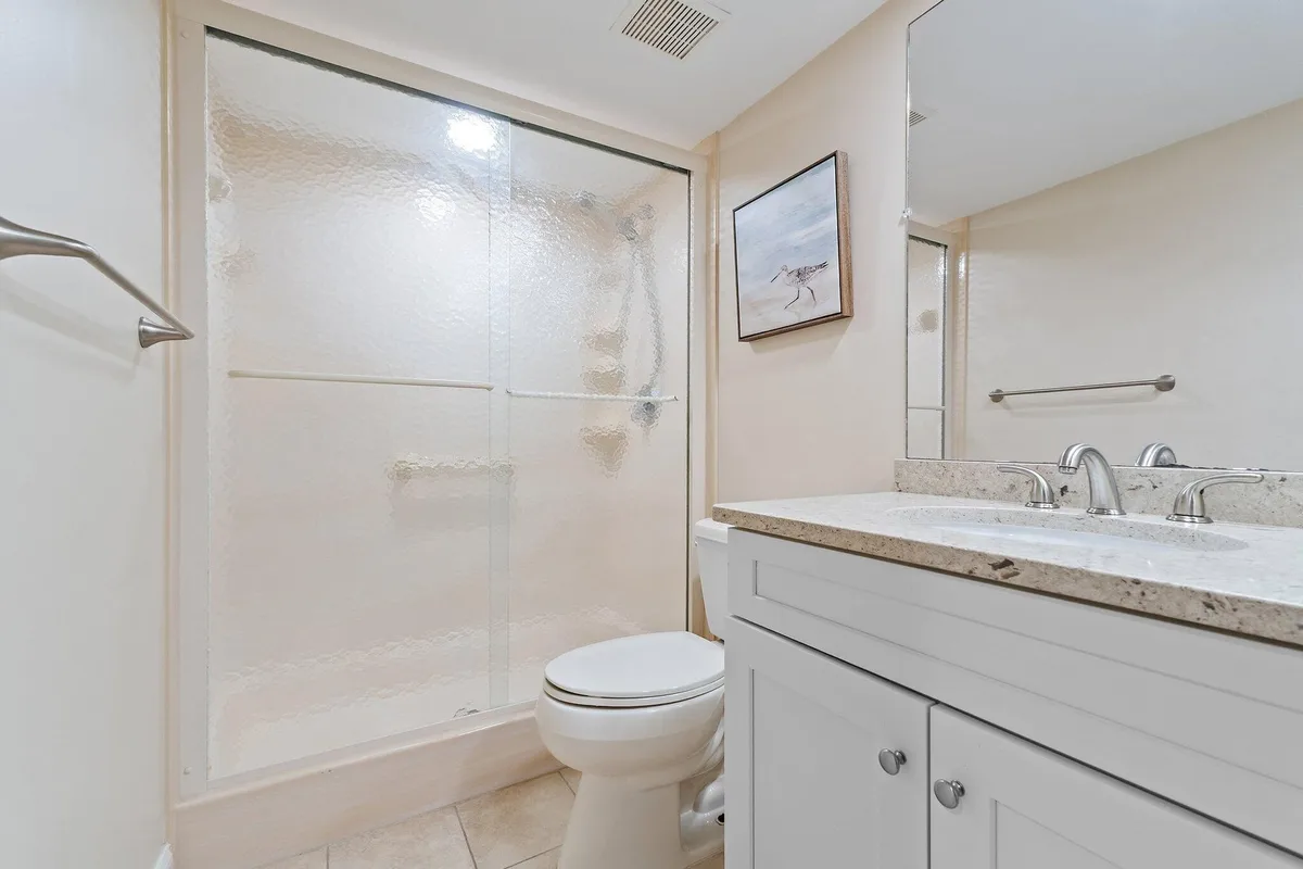  Unit C302 photo 25