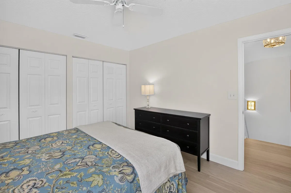 Residence photo 37